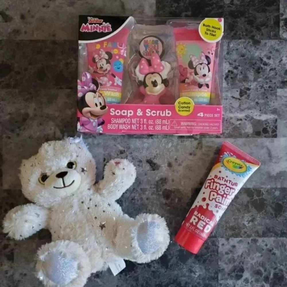 Minnie Mouse Soap and Scrub Bath set with Stuffed Animal and Red Bath Paint